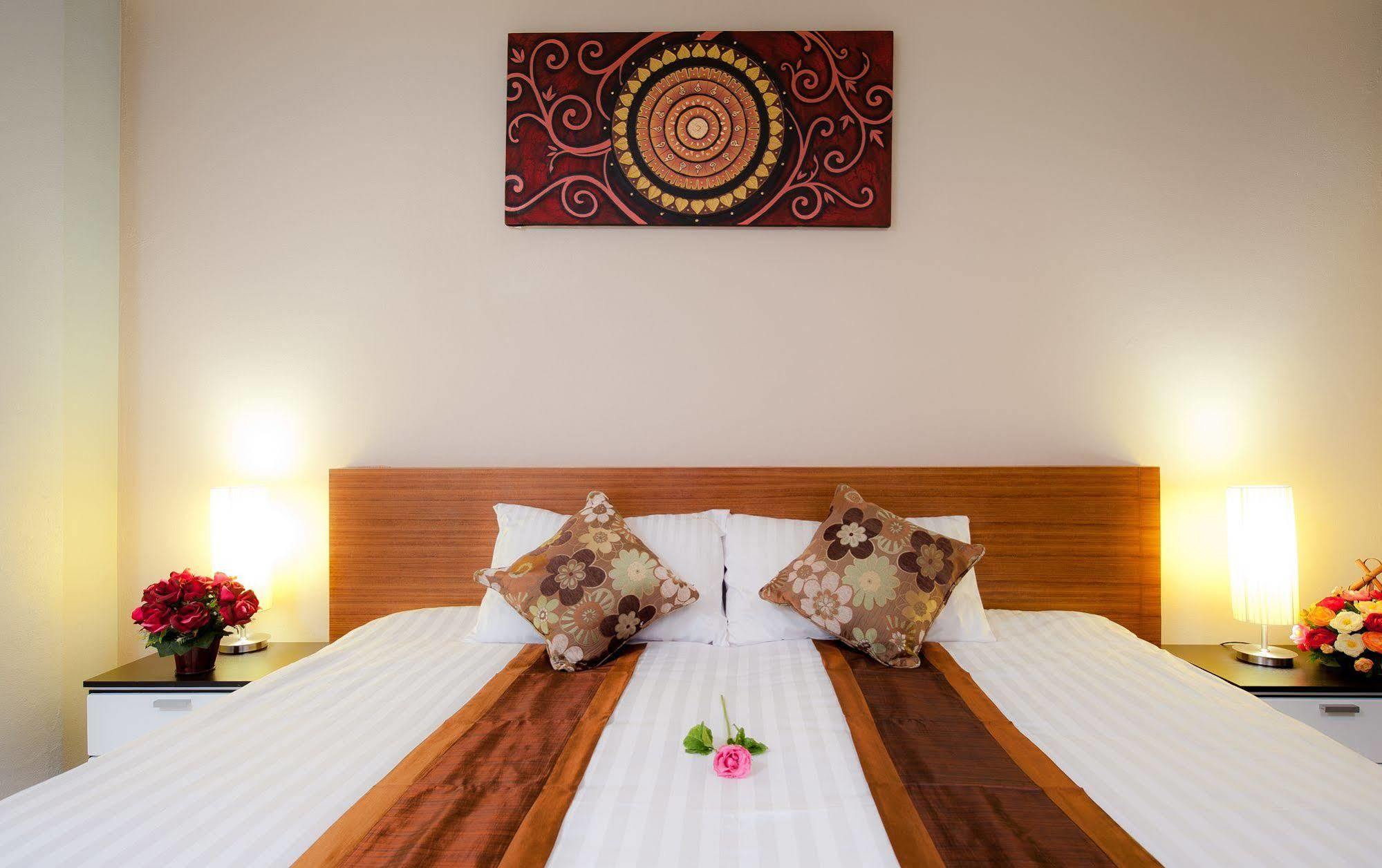 Rama Kata Beach Hotel Eksteriør billede
