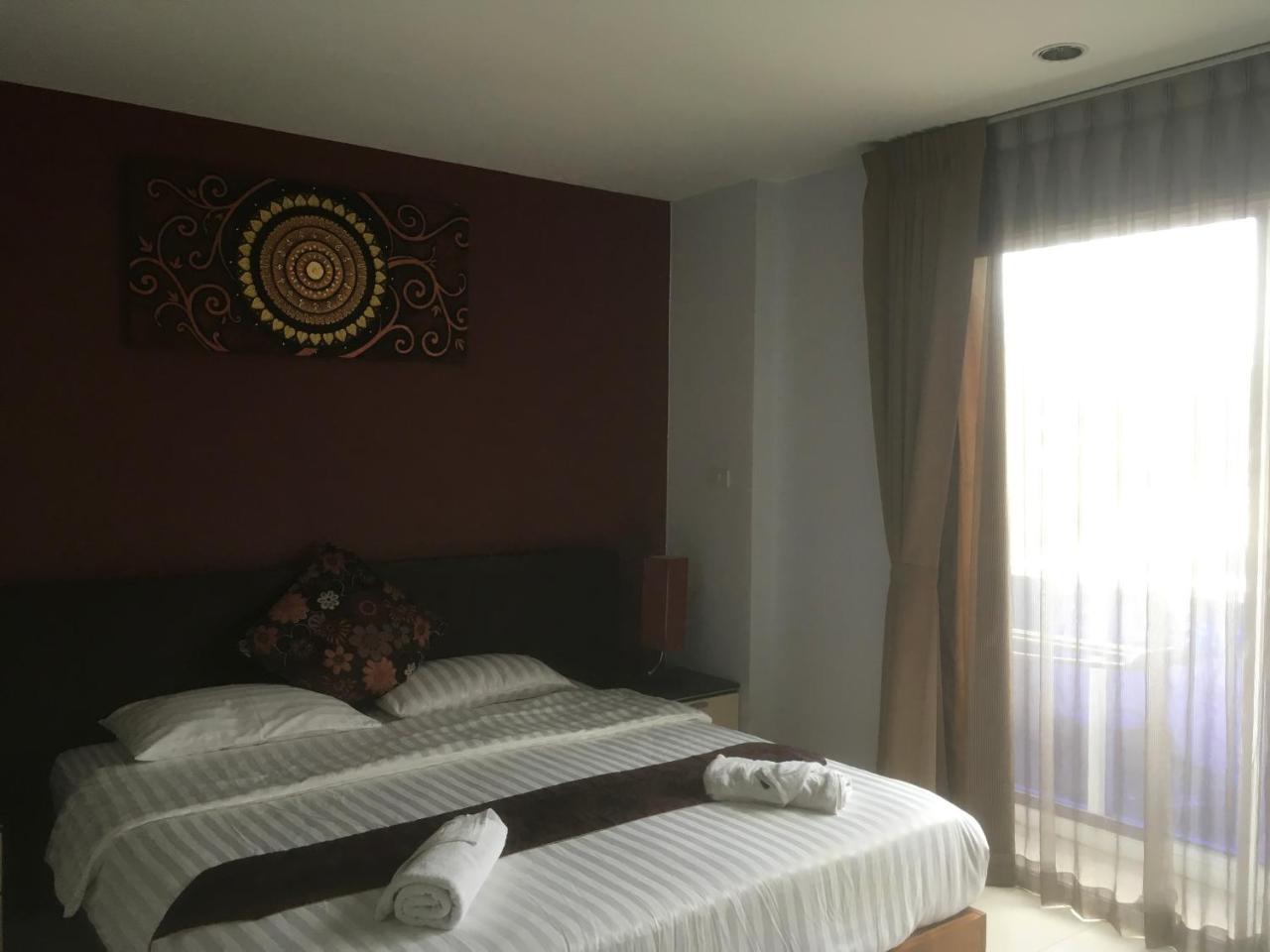 Rama Kata Beach Hotel Eksteriør billede